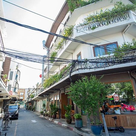 Bed and Breakfast Ghee Gelato House Bangkok Esterno foto