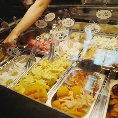 Bed and Breakfast Ghee Gelato House Bangkok Esterno foto