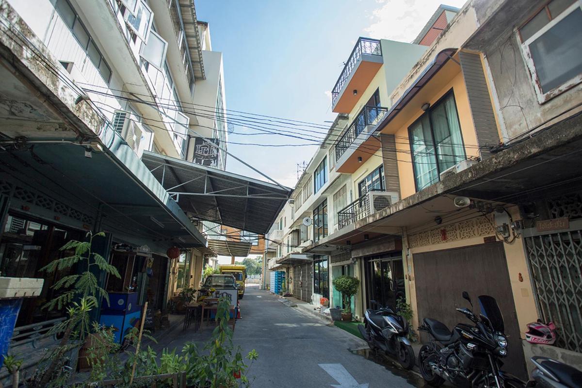 Bed and Breakfast Ghee Gelato House Bangkok Esterno foto