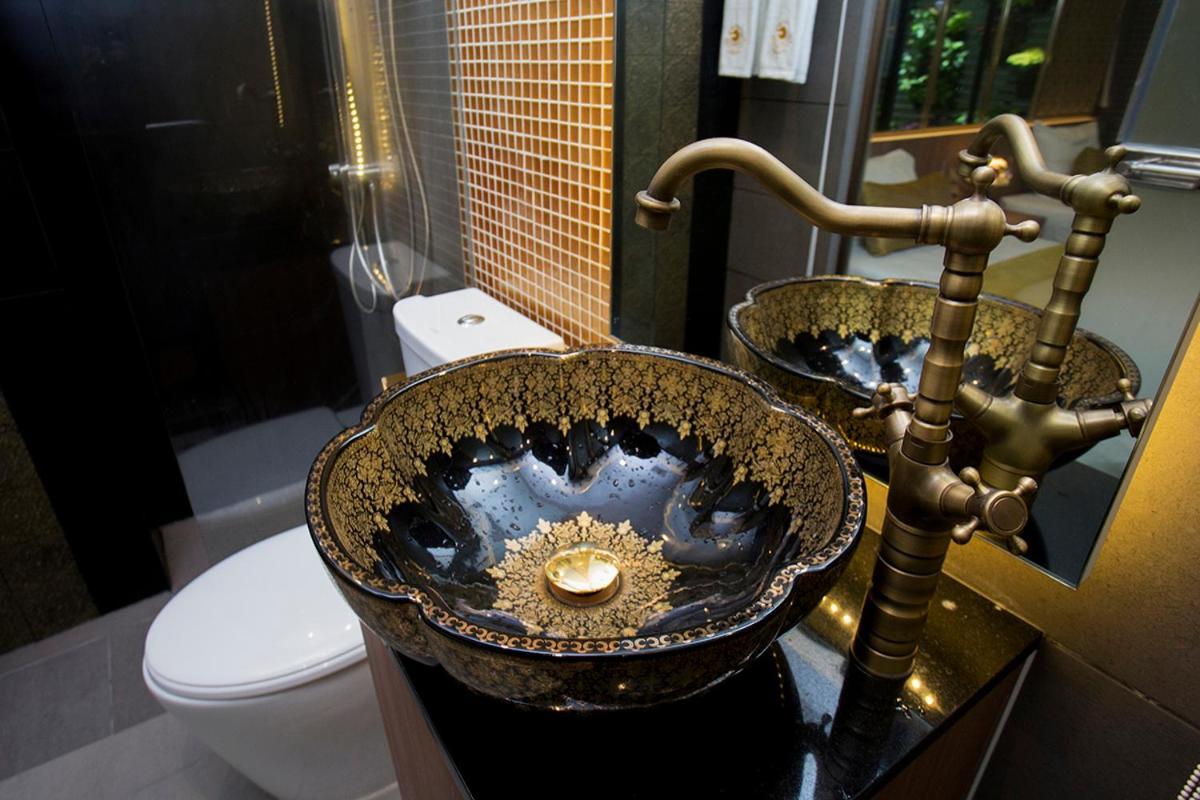 Bed and Breakfast Ghee Gelato House Bangkok Esterno foto